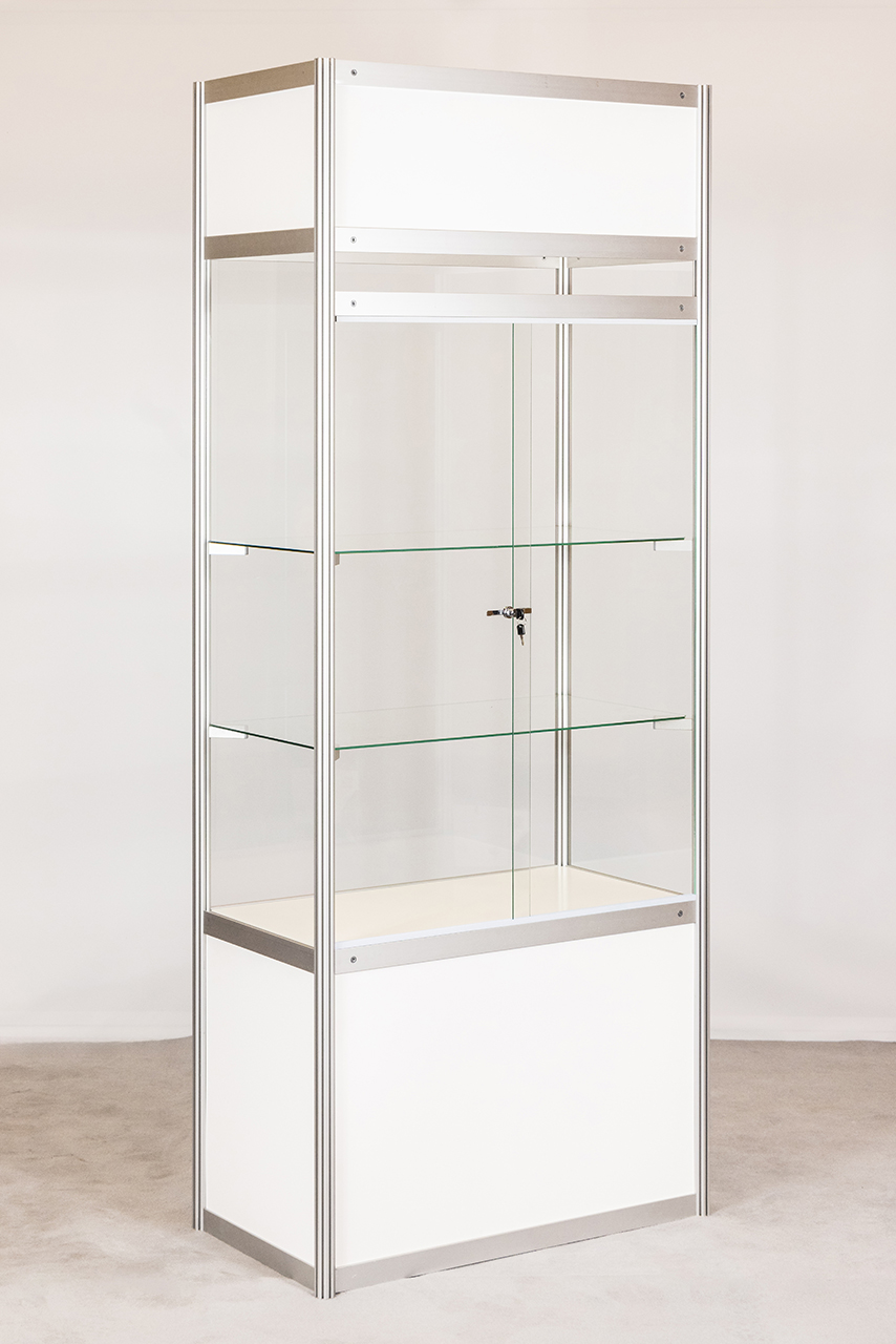 High showcase size, lockable